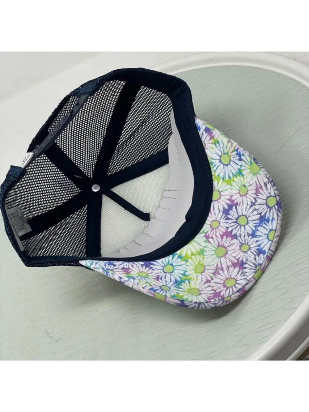 Life Is Good Kids Large XL Tie Dye Daisy New Kids Trucker Hat Mesh Snapback NWT